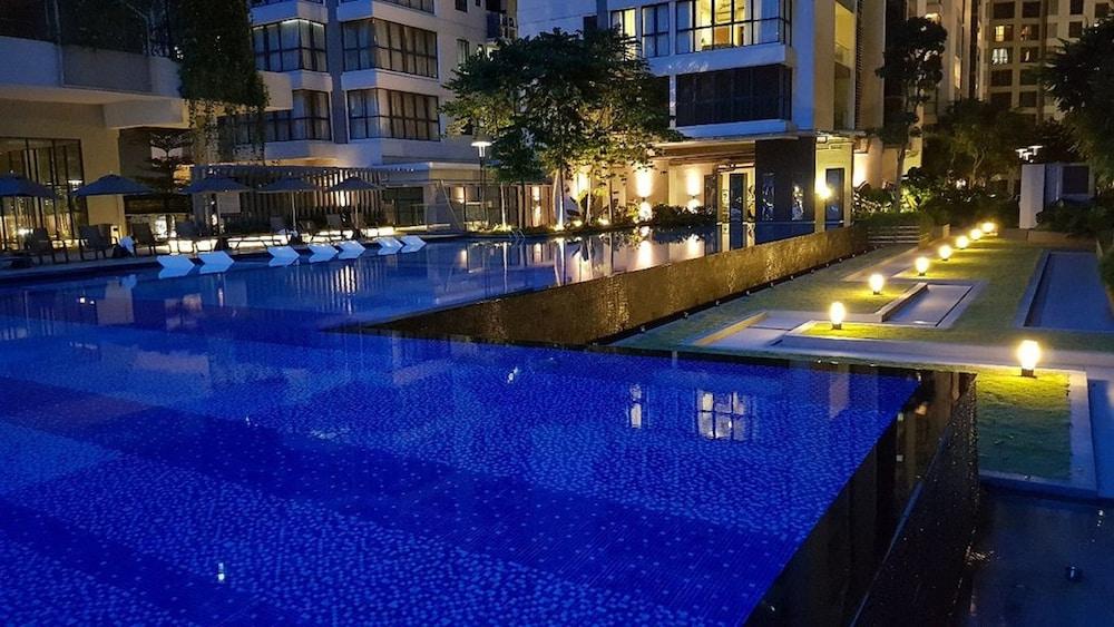 Apartment Trillion By Slg *