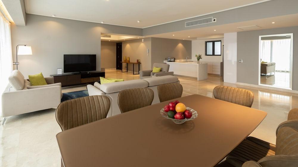 Trillion By Slg Apartment